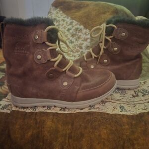Sorel Brown Winter Boots with Cream Accents